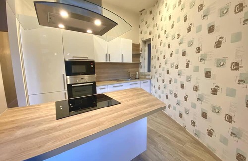 Szentimrevaros Apartment | Luxury Buda, Welcome to our large, freshly renovated 2-bedroom apartment!