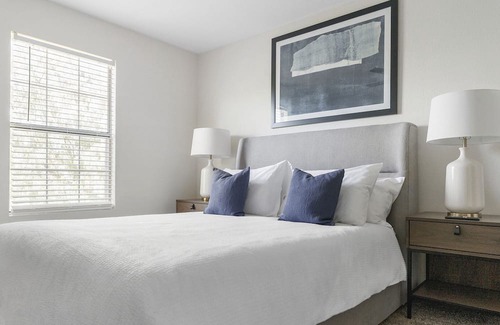 El Paso Apartment | Modern Apartment in Prime Location (ID1167X009)