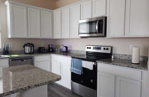 Northeast Raleigh House | A brand new, comfortable and clean private bathroom E