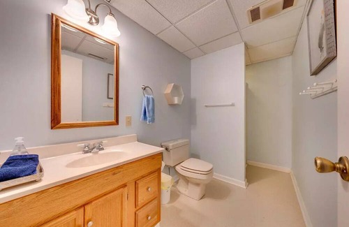 Rambling Ridge House | Rhododendron Retreat - Peaceful, Hot Tub, Waffle Bar