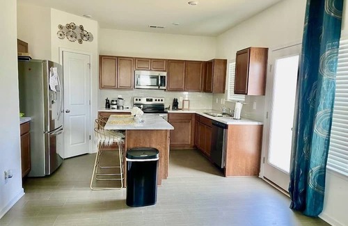 Mount Holly House | Home Away From Home 20 Minutes from Uptown Charlotte-Private Room, Shared Spaces