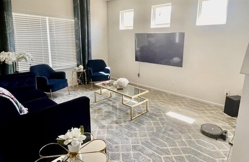 Mount Holly House | Home Away From Home 20 Minutes from Uptown Charlotte-Private Room, Shared Spaces