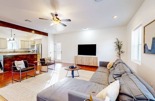 Chandler House | Relaxing dog-friendly retreat with pool, pickleball court, firepit, W/D, & AC
