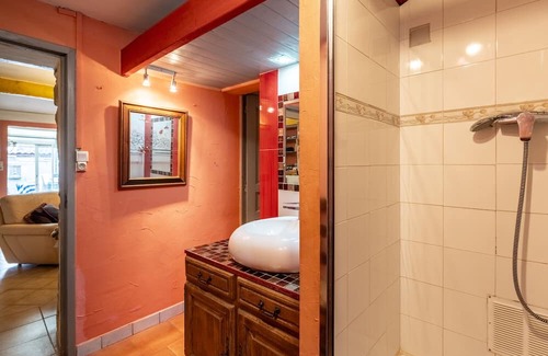 Le Pontet Apartment | Apartment 'Avignon' with Private Garden and Wi-Fi