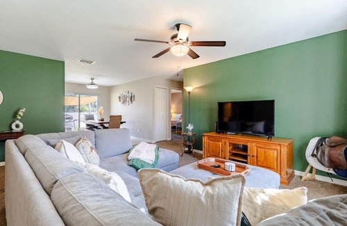 Fellowship House | Entire house, only 8 min from WEC