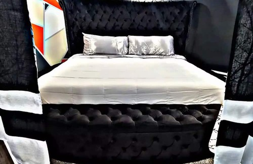 North Philadelphia Apartment | Philadelphia’s Kickback 2 Kingbed/ Studio Apt