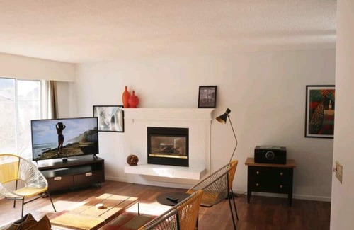 Squamish House | Home away from Home; Chief Mountain View retreat.