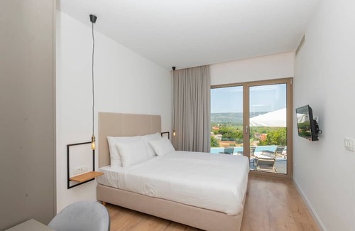 Zmijavci Villa | Luxury Villa Red with a pool