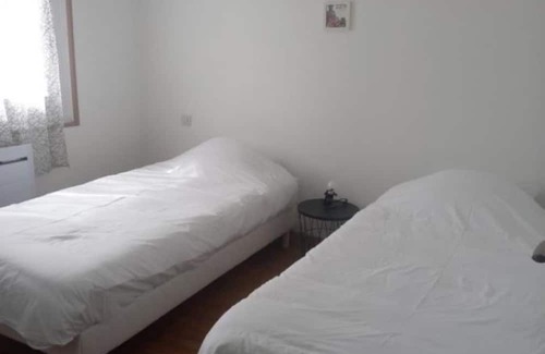 Tarbes Apartment | Apartment 'Evelyne' with Balcony, Wi-Fi and Air Conditioning