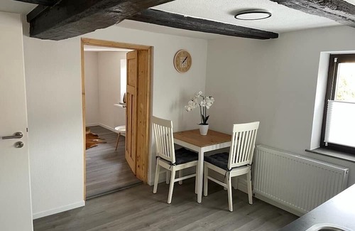 Heinebach Apartment | Ferienwohnung 2-4 Personen. Bahnhofsnah. Direkt an der B83