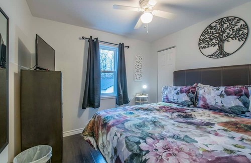 Smiths Falls House | Just 175 steps from the world famous Rideau Canal
