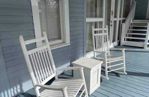 Lake Charles House | Large Dogs welcome with large fenced in yard