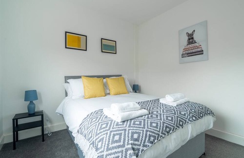 Bailleston House | Snug Modern Home in Eastern Glasgow