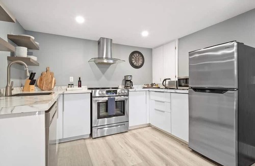 Terra Nova Apartment | Cozy Cove for 2 close to amenities!