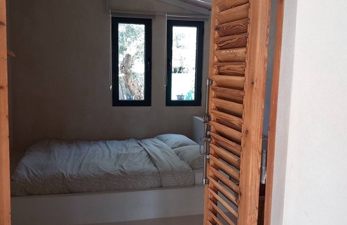 Agii Theodori Apartment | Beachfront, eco-friendy sea view studio!Garden with Greek herbs and fruit trees.