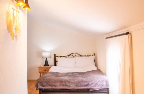 Urla Apartment | Minimalist and Rooftop Flat with Terrace in Izmir