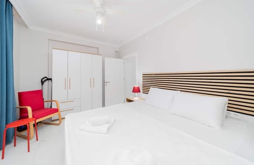 Altnkum Mahallesi Apartment | Cozy Flat w Garden 5 min to Beach in Antalya