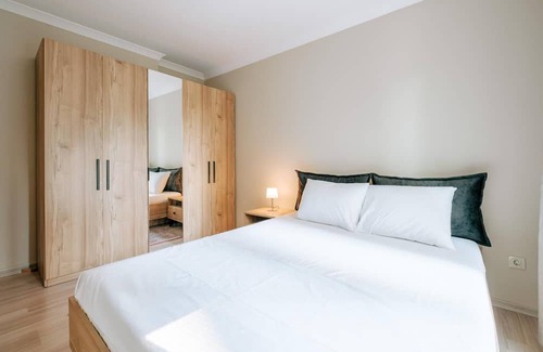 Bostanci Apartment | Modern Flat By Bagdat Avenue and Bostanci Coast