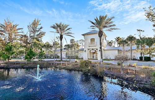Santa Rosa Beach House | Savannah's Landing – Private Heated Saltwater Pool & Spa, FREE 8-Seater Golf Cart, 6 bikes and Pool Heat, EV Charging Port & XL Bunk Room!