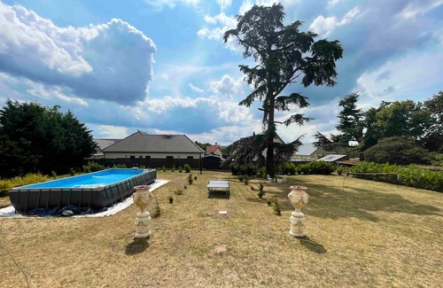 Martot Other | Homerez - Spacious mansion for 8 ppl. with swimming-pool at Criquebeuf-sur-Seine