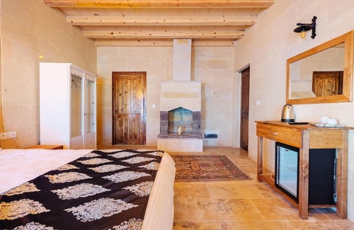 Uchisar House | Elegant Room in Cappadocia Tughan Stone House