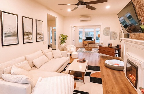 Columbia House | 5 minute walk to downtown Bellingham and beautiful beaches.