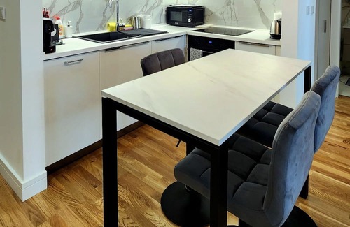 Centar Apartment | Diamond Residences 10th fl. Lux Apt. w/ City view and Free Parking