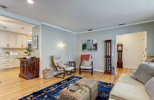 Miramar House | Historic SanMarco Hideaway for 4