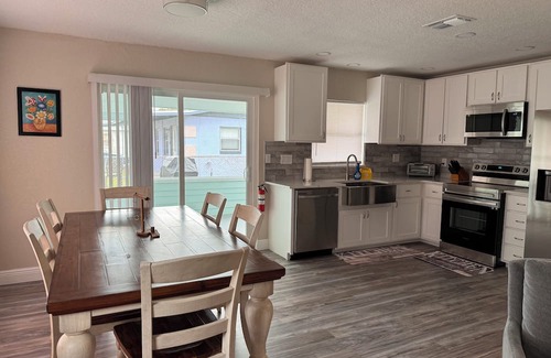 Tangelo Park House | 3/2 less than 2 miles away from Universal Studios