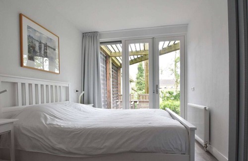 Kollum House | Modern holiday home with garden