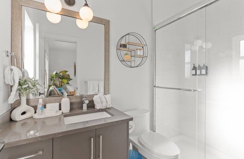 Chilliwack Proper Village West House | Chilliwack Gem 1BR, Studio Bliss