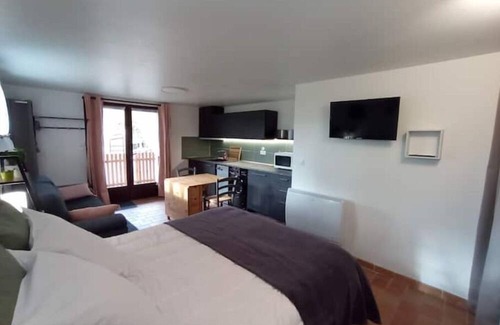 Saint-Jean-de-la-Porte Apartment | Studio Entre Vigne et Montagne en Combe de Savoie
