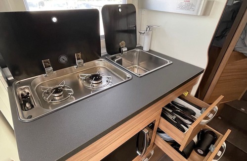 Kutchan House | Would you like to stay at NISEKO LUXURY MOTORHOME, You can see Mt.Yotei in front