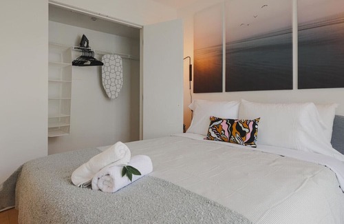 Ahuntsic Apartment | Acadie District 1-Bedroom Condo
