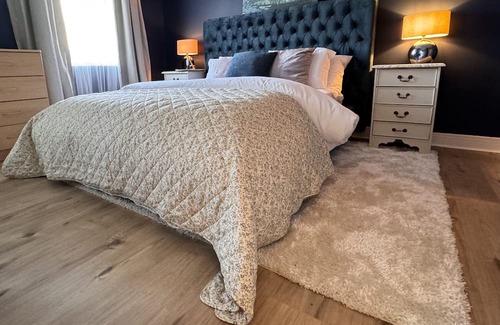 Cortober Apartment | Cozy Apartment w/ Shannon View. 2 mins From Town Center