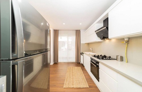 Antalya City Centre Apartment | Central Flat with Balcony near Sea in Muratpasa
