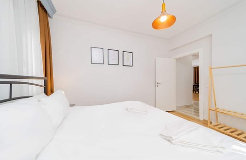 Lara Apartment | Spacious Apartment near Lara Beach in Muratpasa