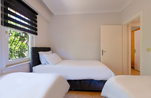 Camyuva Apartment | Peaceful Flat with Shared Pool in Camyuva Kemer