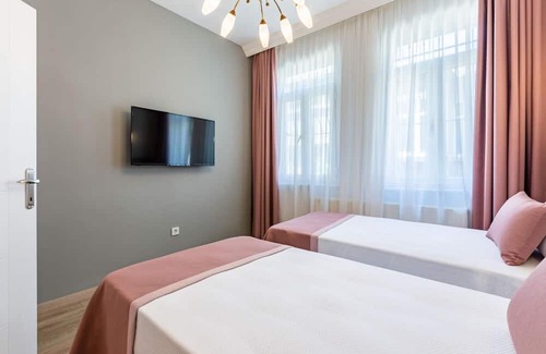Harbiye Villa | Duplex House near Trendy Attractions in Sisli