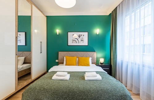 Cumhuriyet Apartment | Missafir Sleek and Central Flat in Nisantasi
