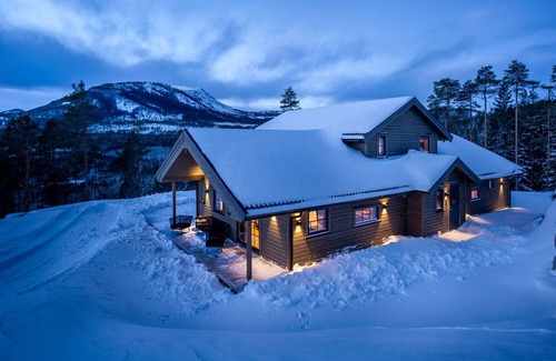 Vradal House | Beautiful views and surrounded by mountains and lakes.