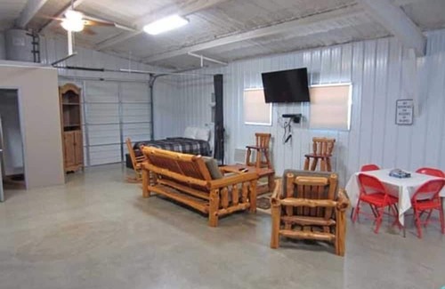 Hugo Cabin | Shady Oaks RV Resort 3 Bed Bunk House Cabin
