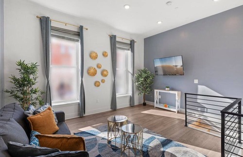 Fells Point Apartment | °Heart of Fells point °King°400Mbps°Netflix°W/D