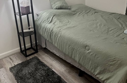 West Laurel House | Cozy home away from home.
