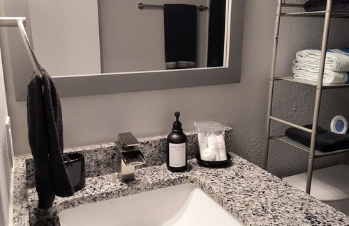 Walden on Lake Conroe Condo | Cozy Condo in Montgomery with Pool access & Steps away from Golf course!