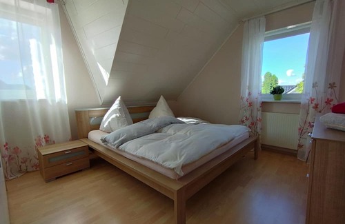 Wolfsburg Apartment | Ferienwohnung mit 85m2. Für 2 Erwachsene und 2 Kinder