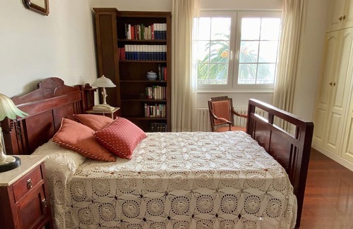 Ortigueira Villa | Lovely, spacious, sunny Villa with private fenced-off garden near beaches!