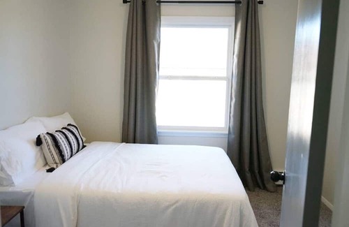 Davenport Apartment | Clean Lovely 2BR Condo, Mins from Downtown