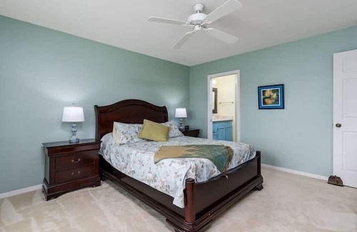 Crown Pointe Apartment | 2 Bedroom 737198 by Houzlet