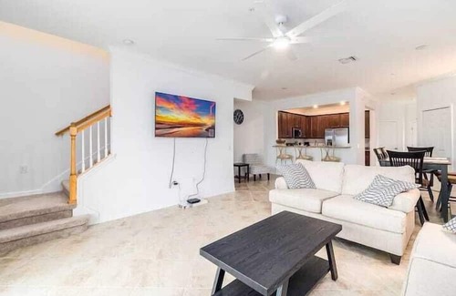 Gran Paradiso Apartment | 3 Bedroom 724679 by Houzlet